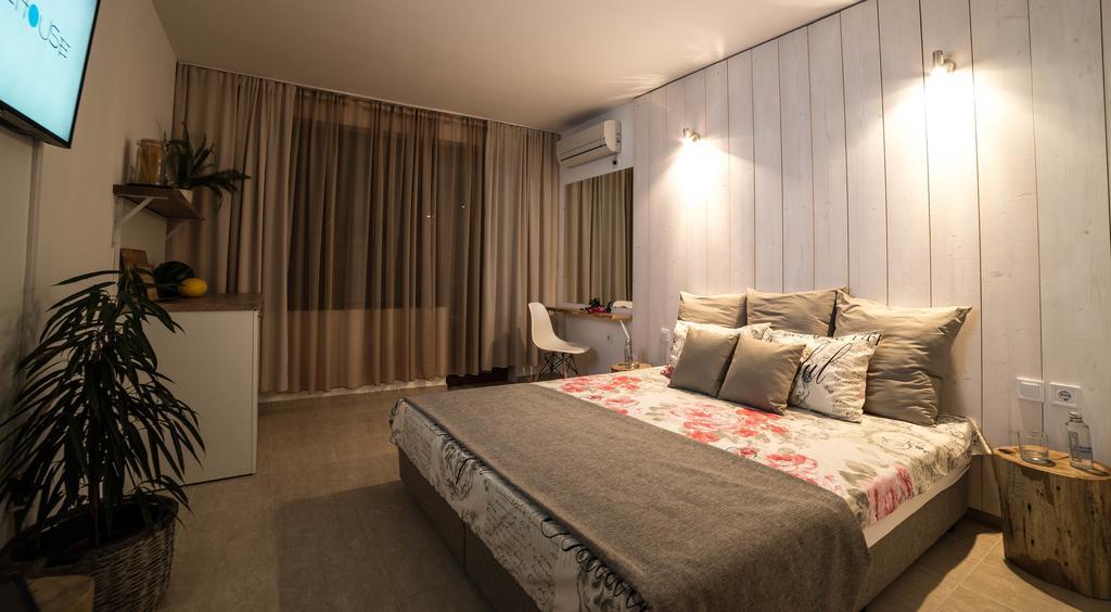 The Poolhouse Apartment Pantai Sunny Bagian luar foto