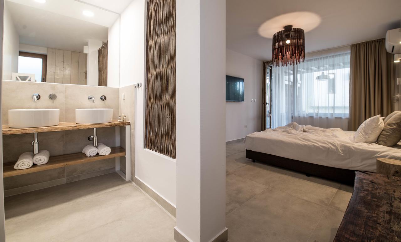 The Poolhouse Apartment Pantai Sunny Bagian luar foto